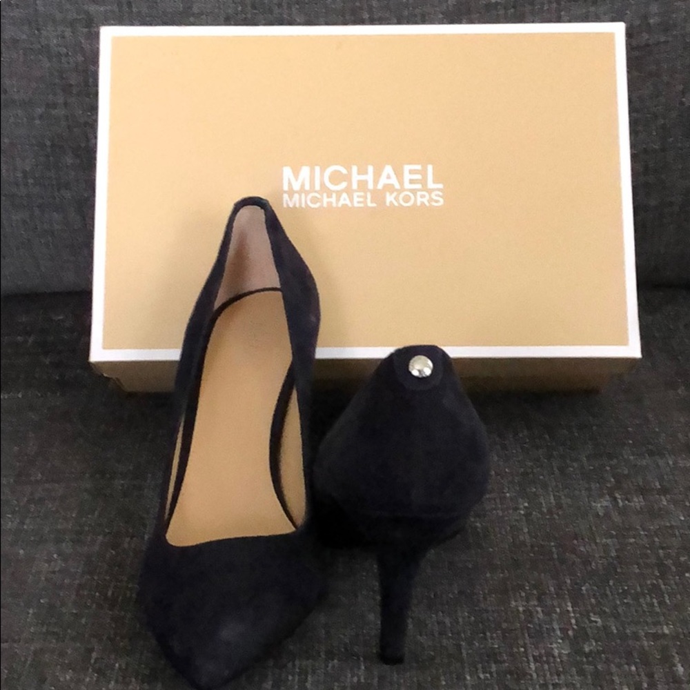 MK-Flex Suede Mid-pump